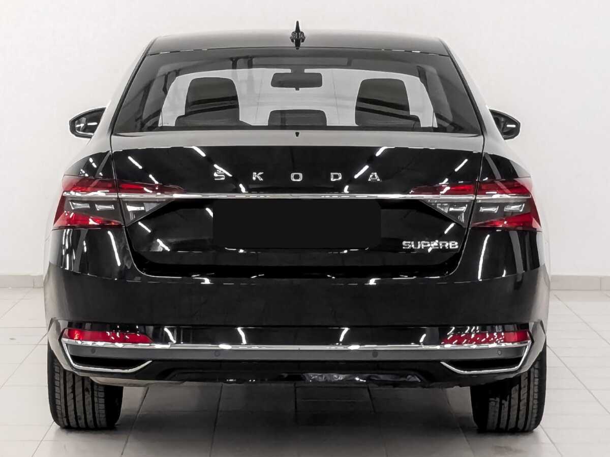 Skoda Superb 2024 года с пробегом. Фото: #4