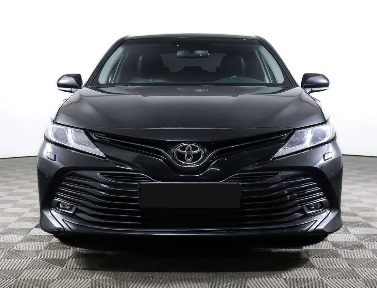Toyota Camry 2018 года с пробегом. Фото: #1