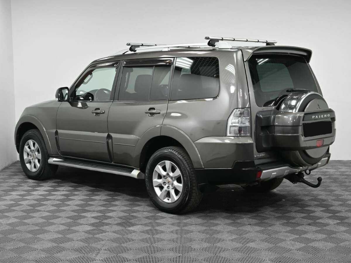Mitsubishi Pajero 2010 года с пробегом. Фото: #3