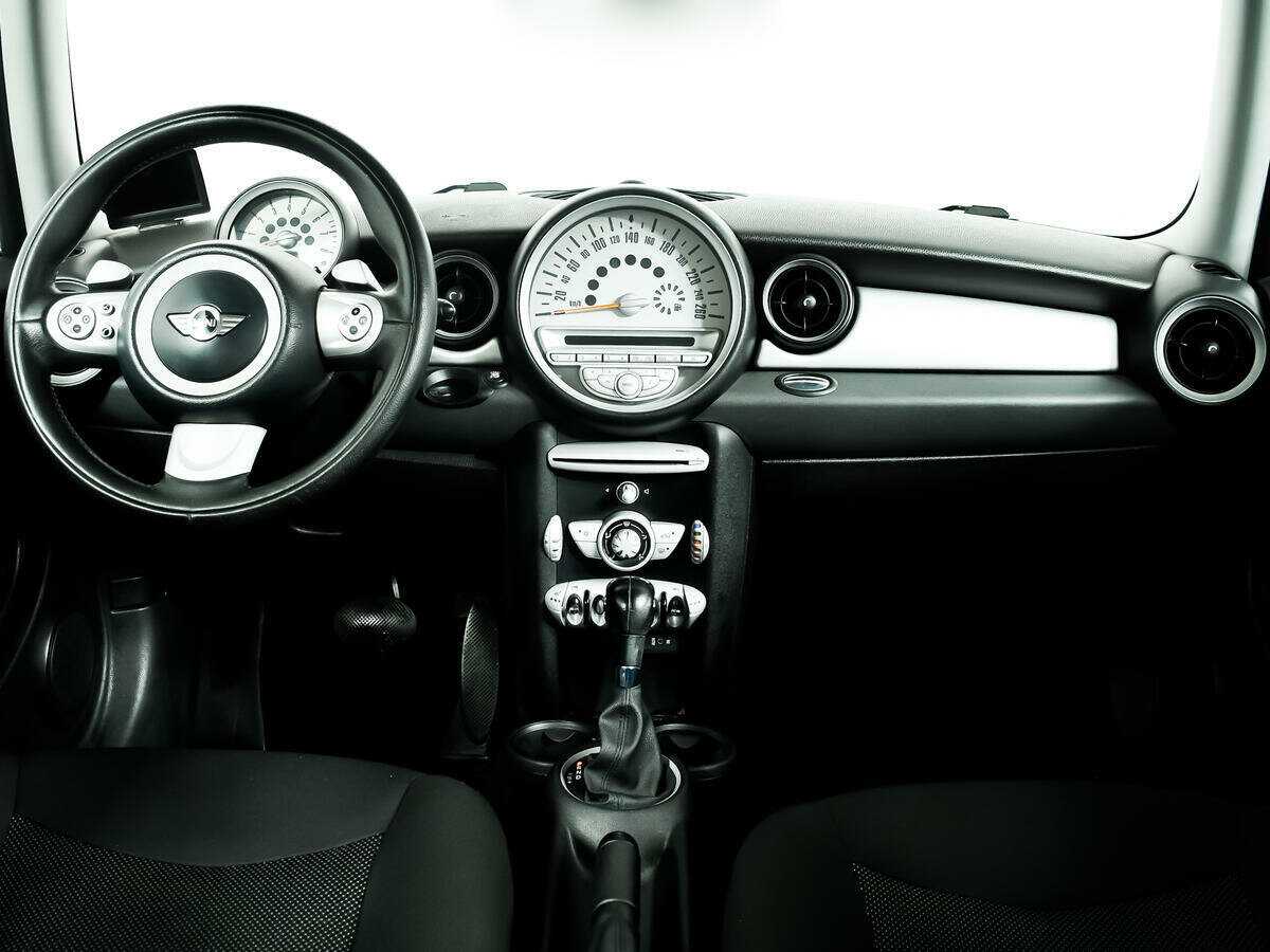 Mini Hatch 2010 года с пробегом. Фото: #10