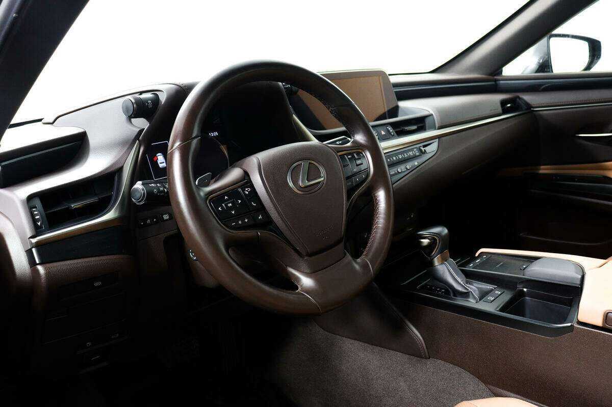Lexus ES 2021 года с пробегом. Фото: #12