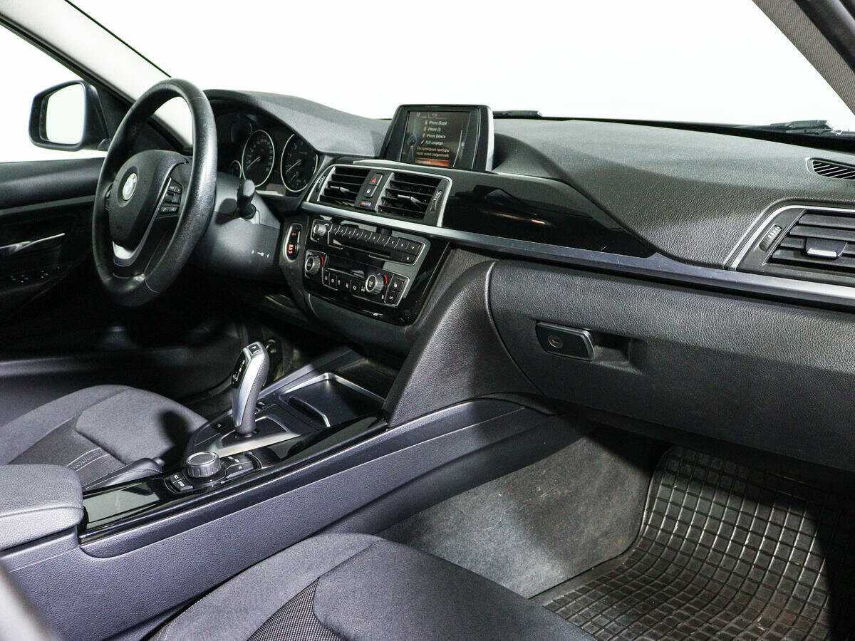 BMW 3 серии 2017 года с пробегом. Фото: #6