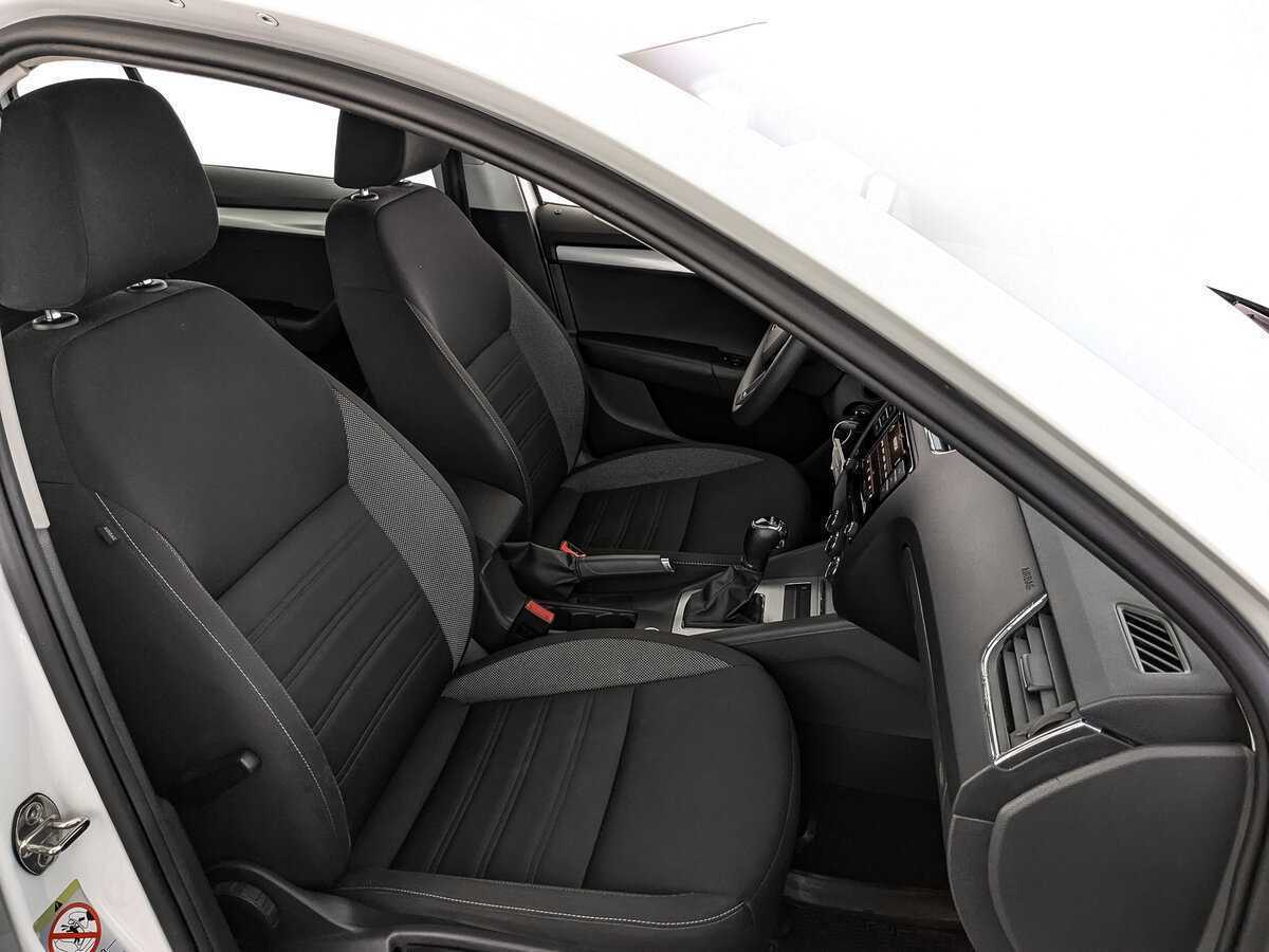 Skoda Octavia 2019 года с пробегом. Фото: #23