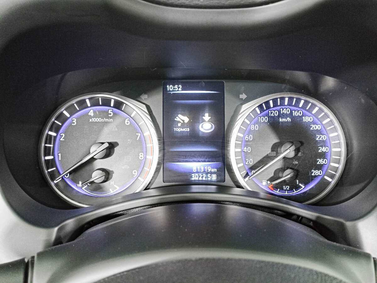 Infiniti Q60 2017 года с пробегом. Фото: #12