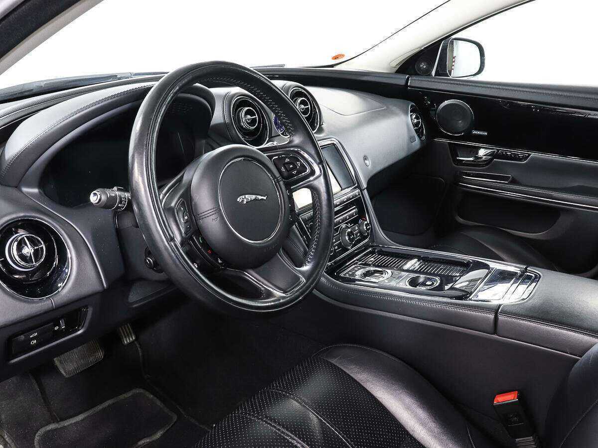 Jaguar XJ 2013 года с пробегом. Фото: #12