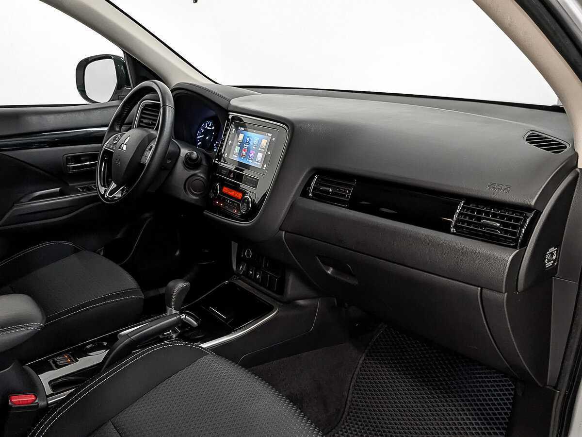 Mitsubishi Outlander 2020 года с пробегом. Фото: #12