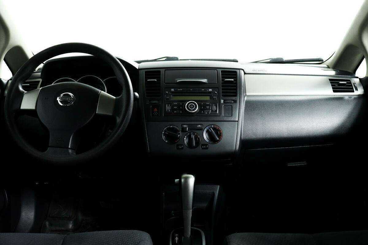 Nissan Tiida 2010 года с пробегом. Фото: #10