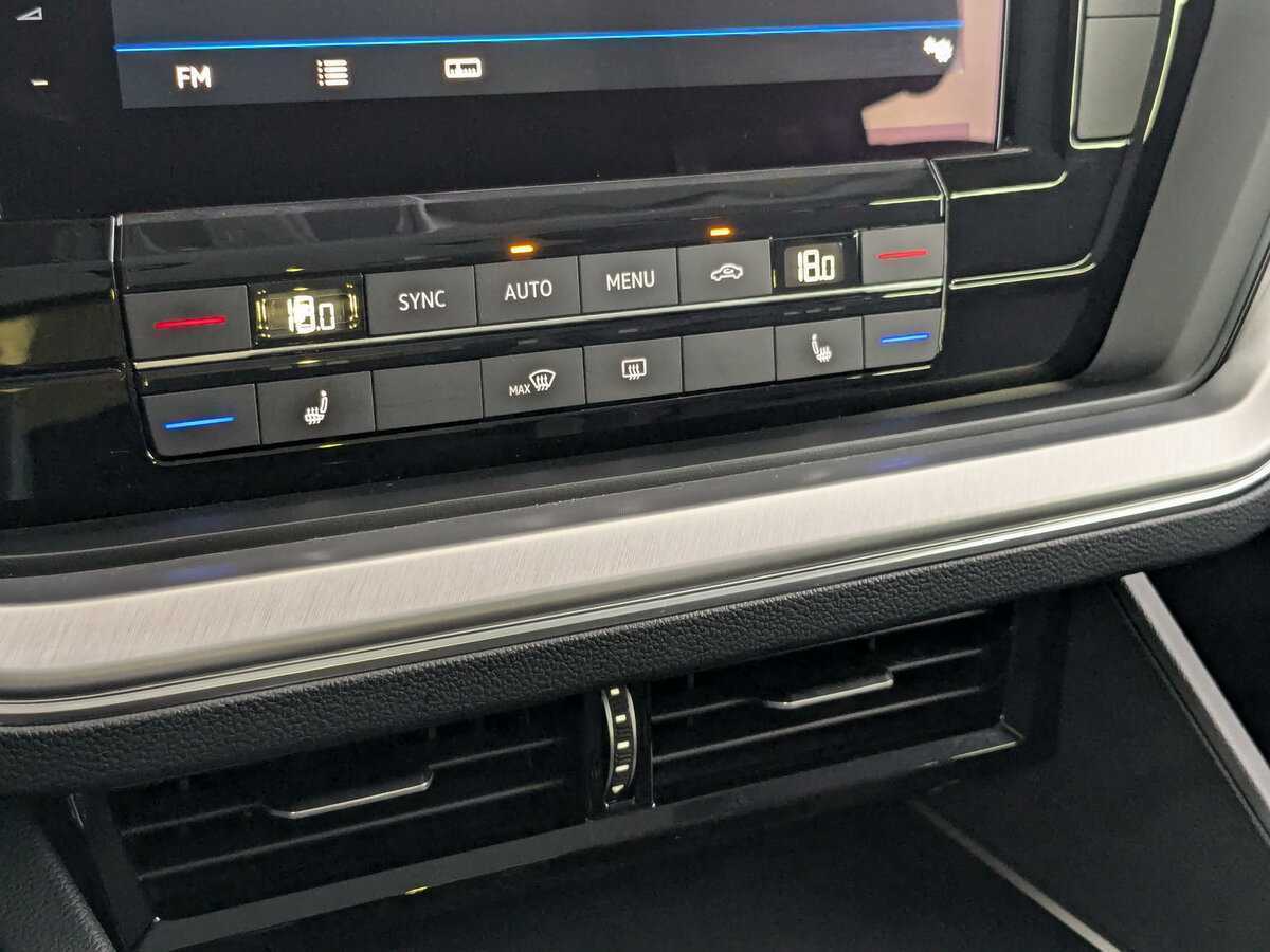 Volkswagen Touareg 2020 года с пробегом. Фото: #21