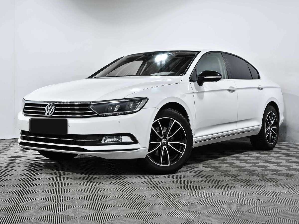 Volkswagen Passat 2015 года с пробегом. Фото: #0
