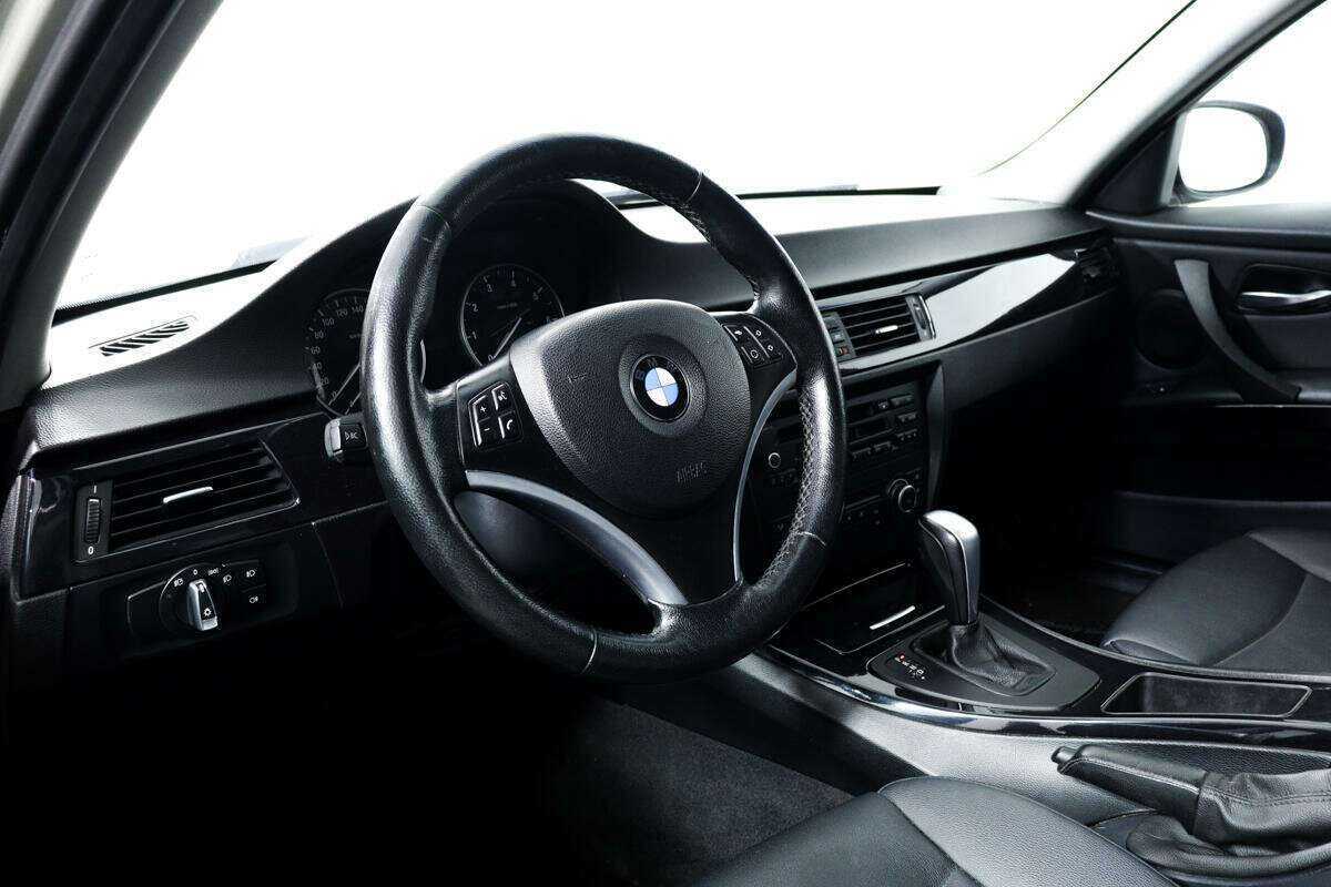 BMW 3 серии 2010 года с пробегом. Фото: #12