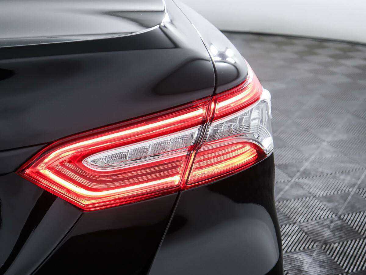 Toyota Camry 2018 года с пробегом. Фото: #23