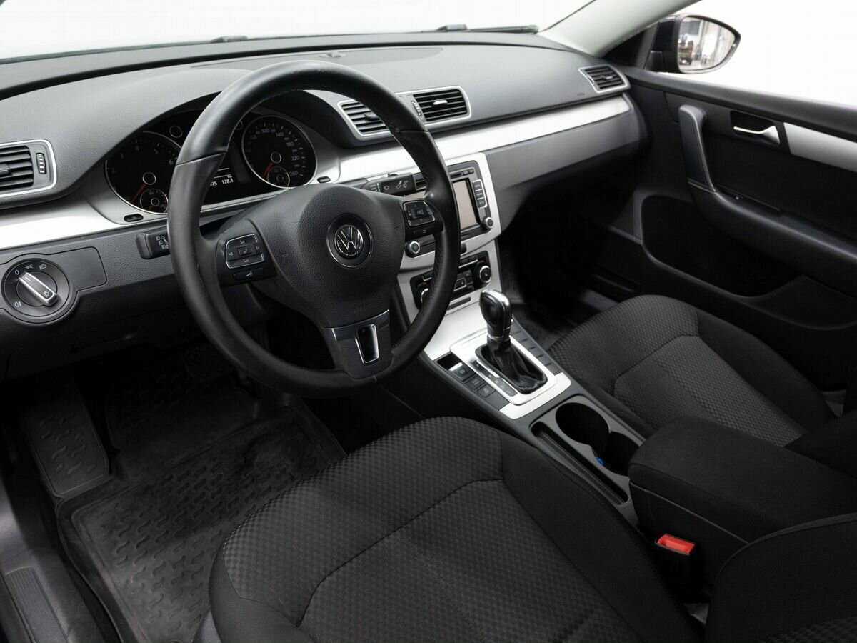 Volkswagen Passat 2011 года с пробегом. Фото: #8