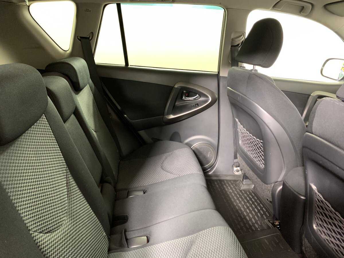 Toyota RAV4 2011 года с пробегом. Фото: #17