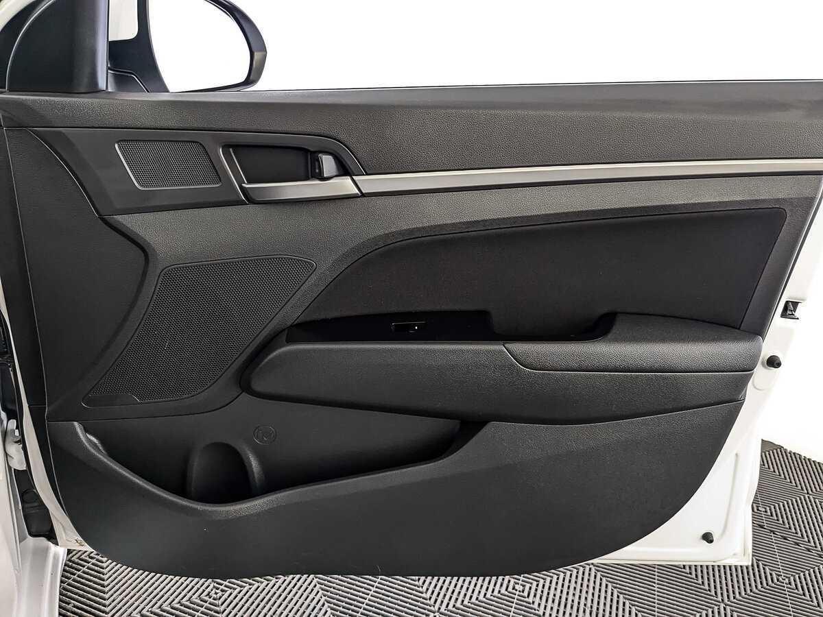 Hyundai Elantra 2018 года с пробегом. Фото: #23