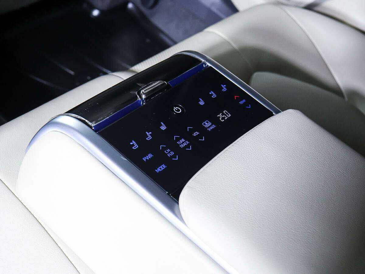 Toyota Camry 2018 года с пробегом. Фото: #13