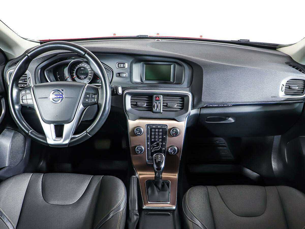 Volvo V40 Cross Country 2013 года с пробегом. Фото: #10