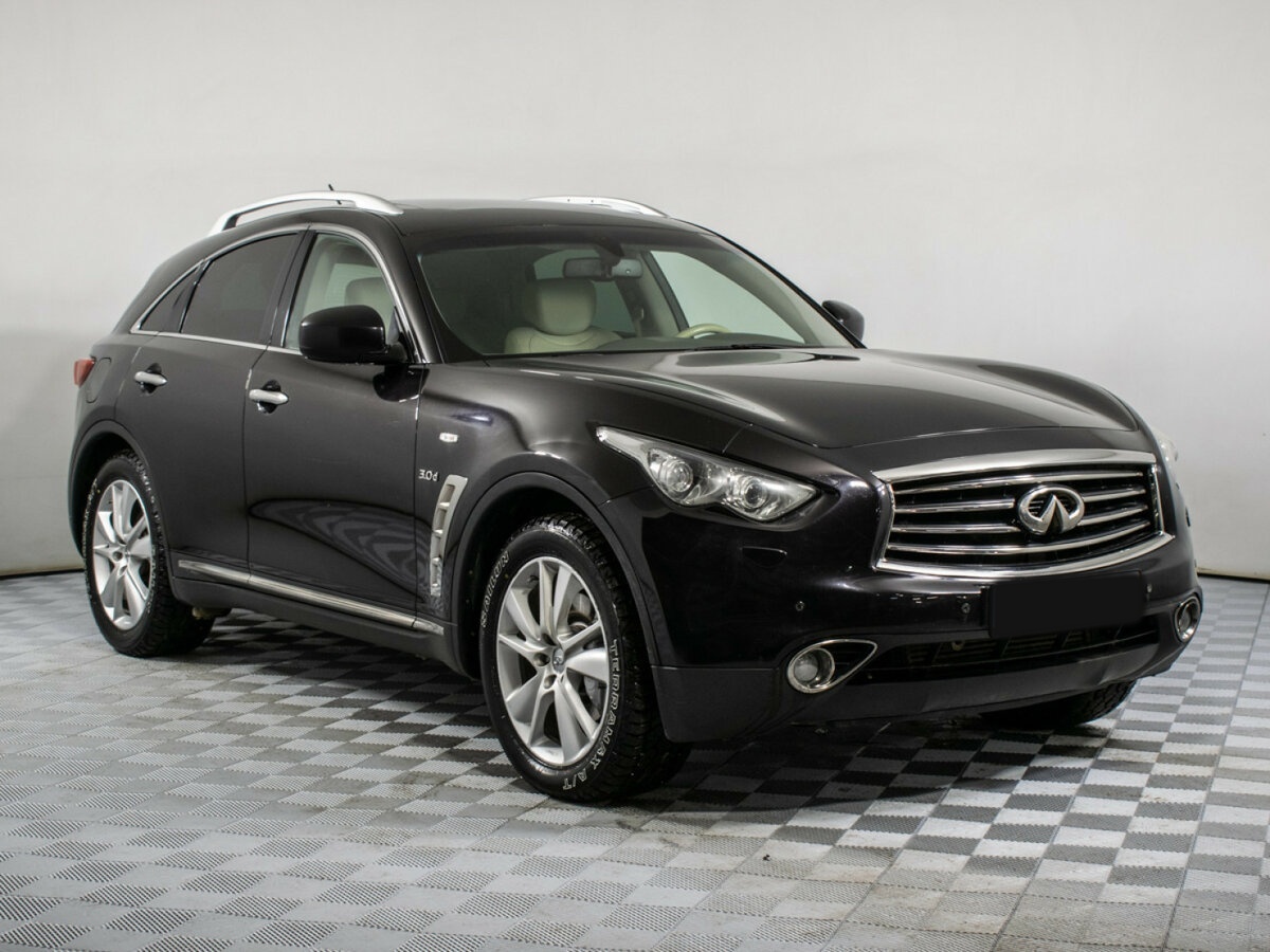 Infiniti QX70 2015 года с пробегом. Фото: #2