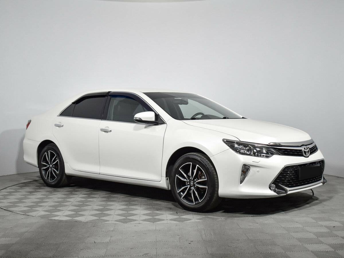 Toyota Camry 2018 года с пробегом. Фото: #2