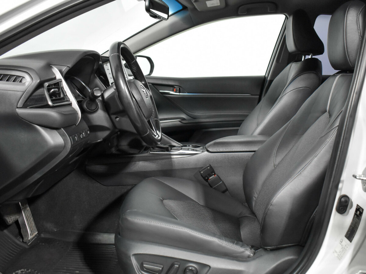 Toyota Camry 2022 года с пробегом. Фото: #8