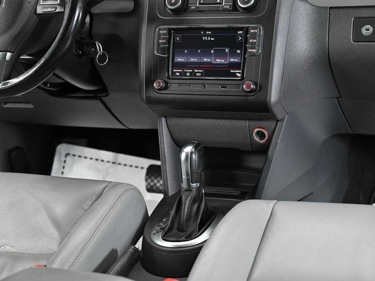 Volkswagen Touran 2012 года с пробегом. Фото: #8