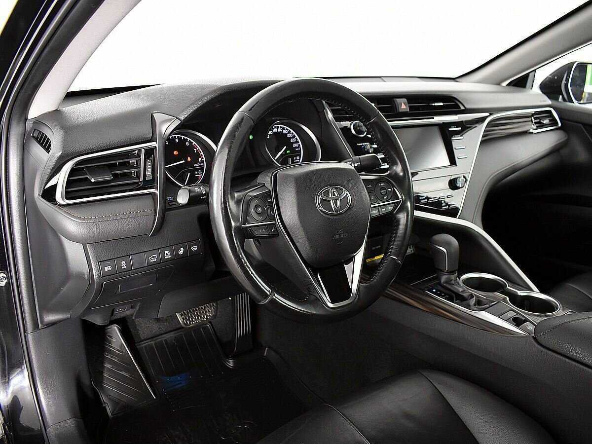 Toyota Camry 2019 года с пробегом. Фото: #6