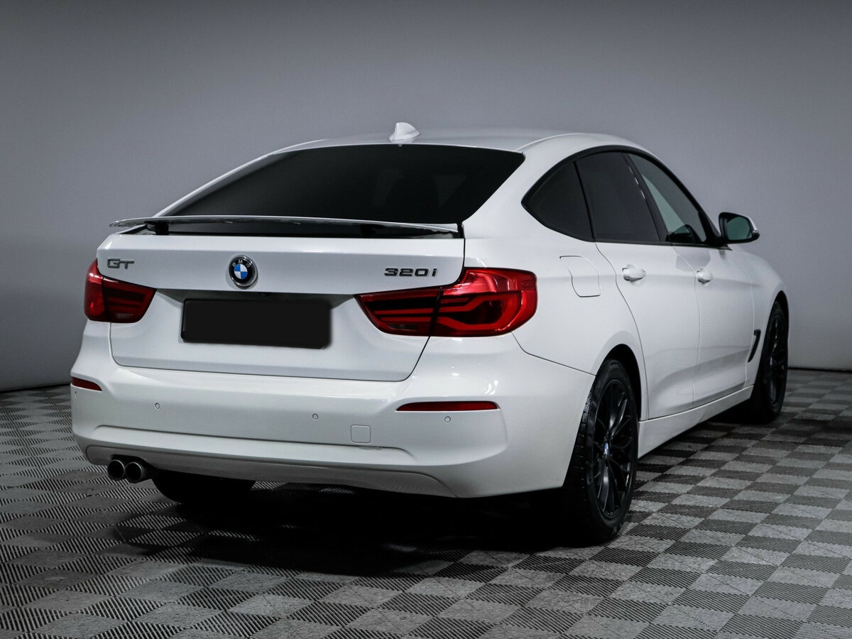 BMW 3 серии 2018 года с пробегом. Фото: #4