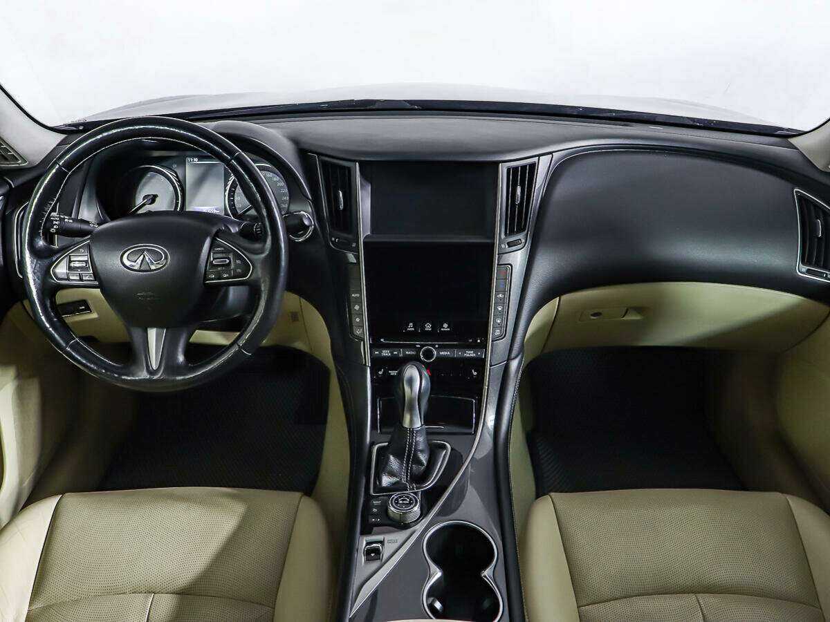 Infiniti Q50 2014 года с пробегом. Фото: #10