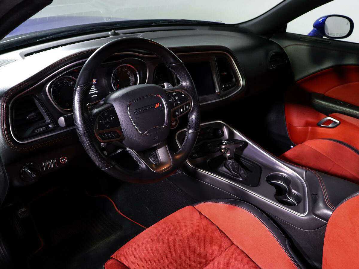 Dodge Challenger 2020 года с пробегом. Фото: #11