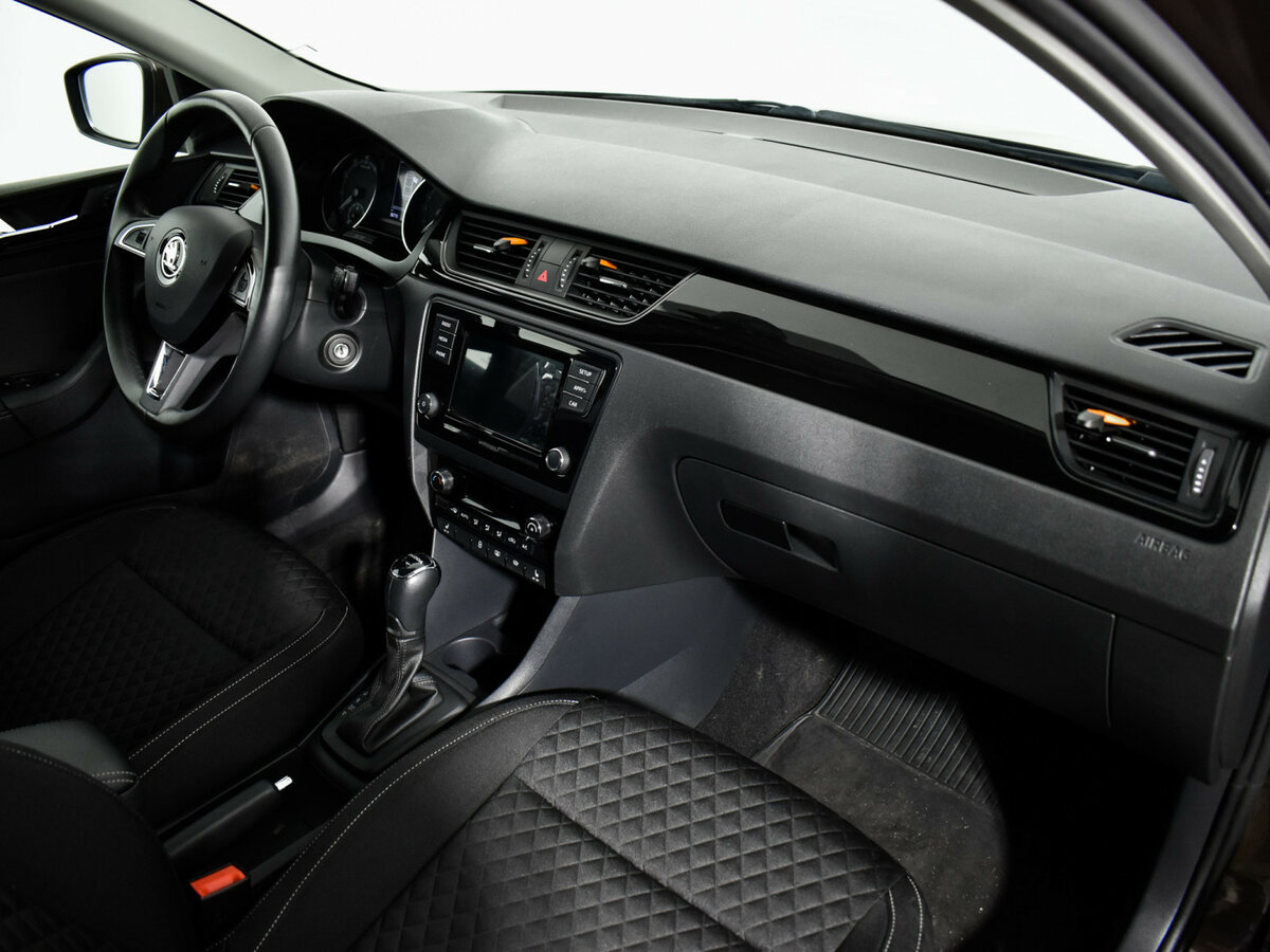 Skoda Rapid 2018 года с пробегом. Фото: #12