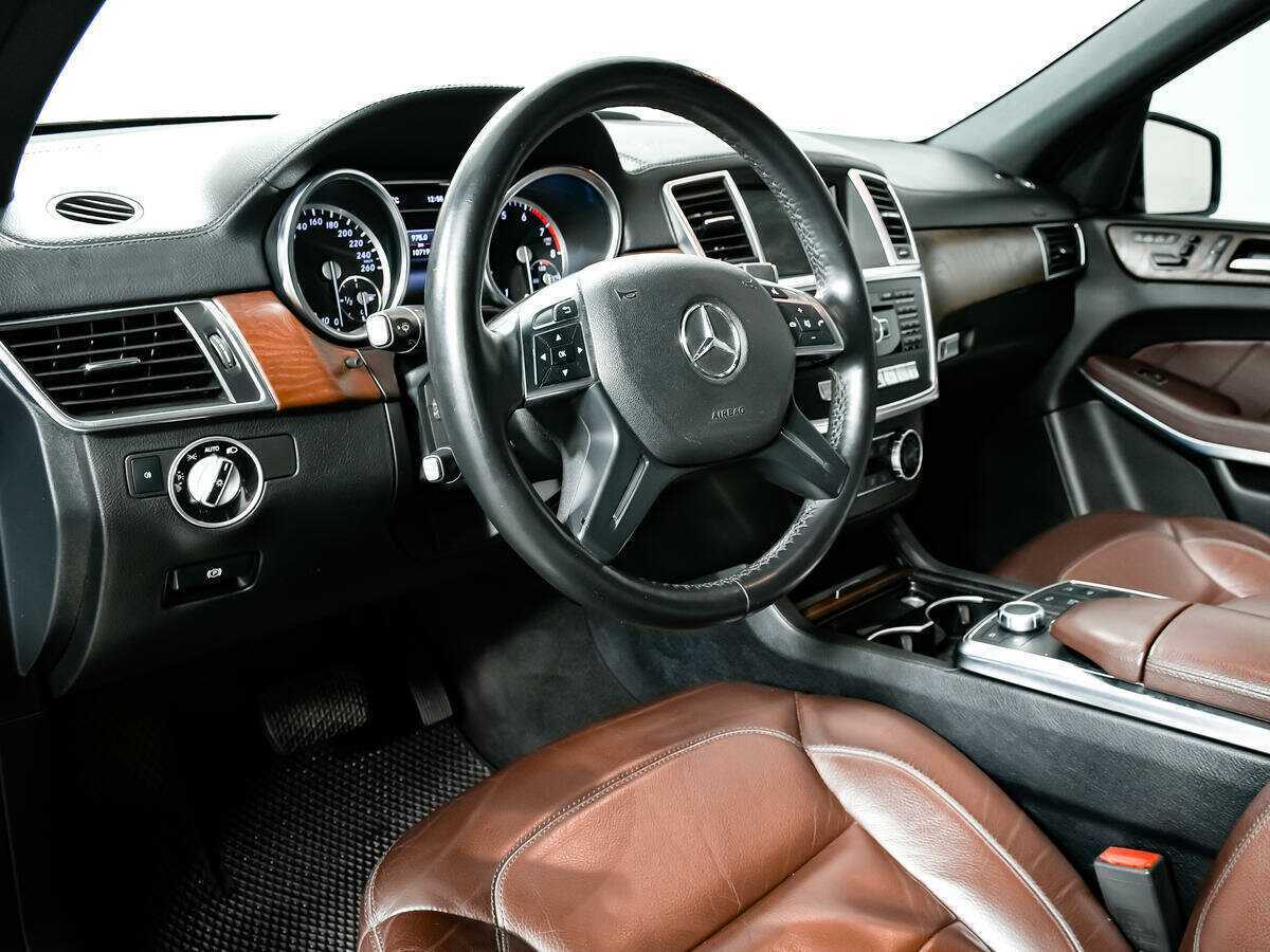 Mercedes-Benz GL-Класс 2014 года с пробегом. Фото: #12