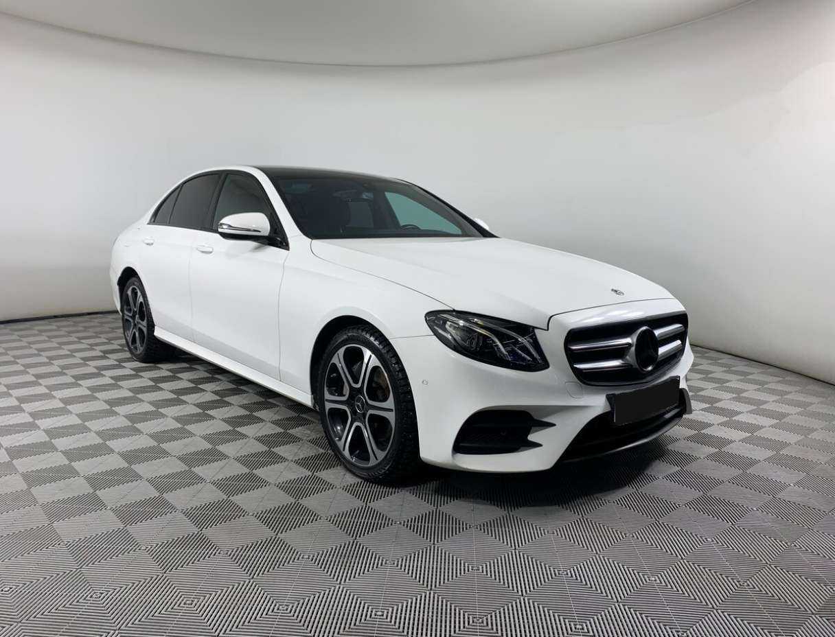 Mercedes-Benz E-Класс 2018 года с пробегом. Фото: #2