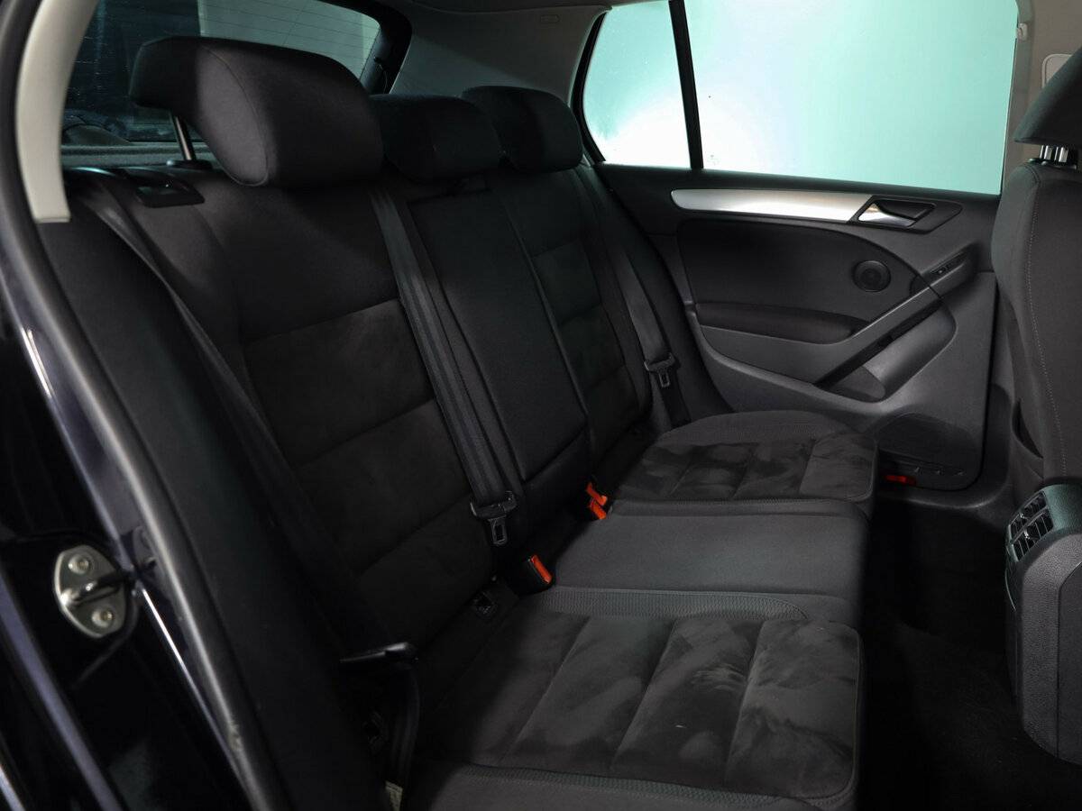 Volkswagen Golf 2009 года с пробегом. Фото: #8