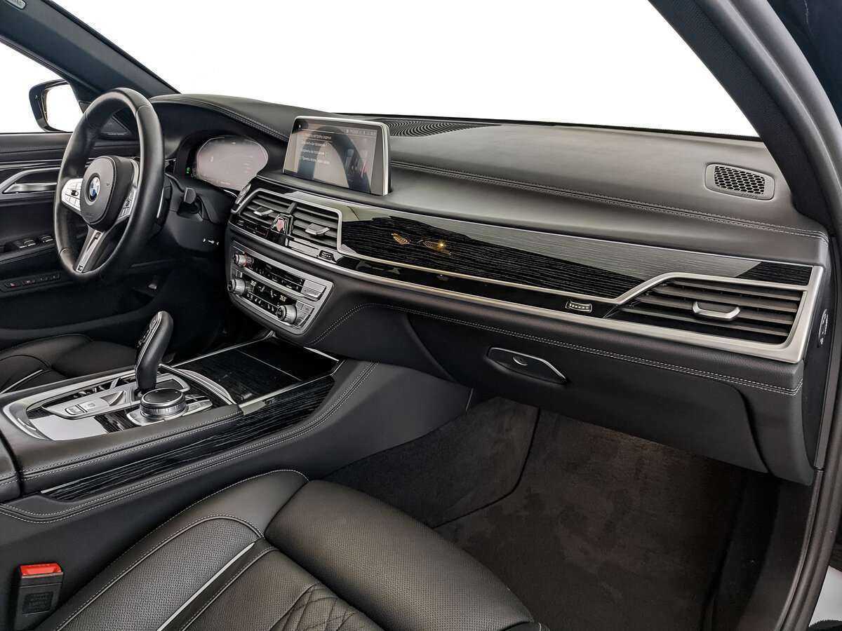 BMW 7 серии 2020 года с пробегом. Фото: #8