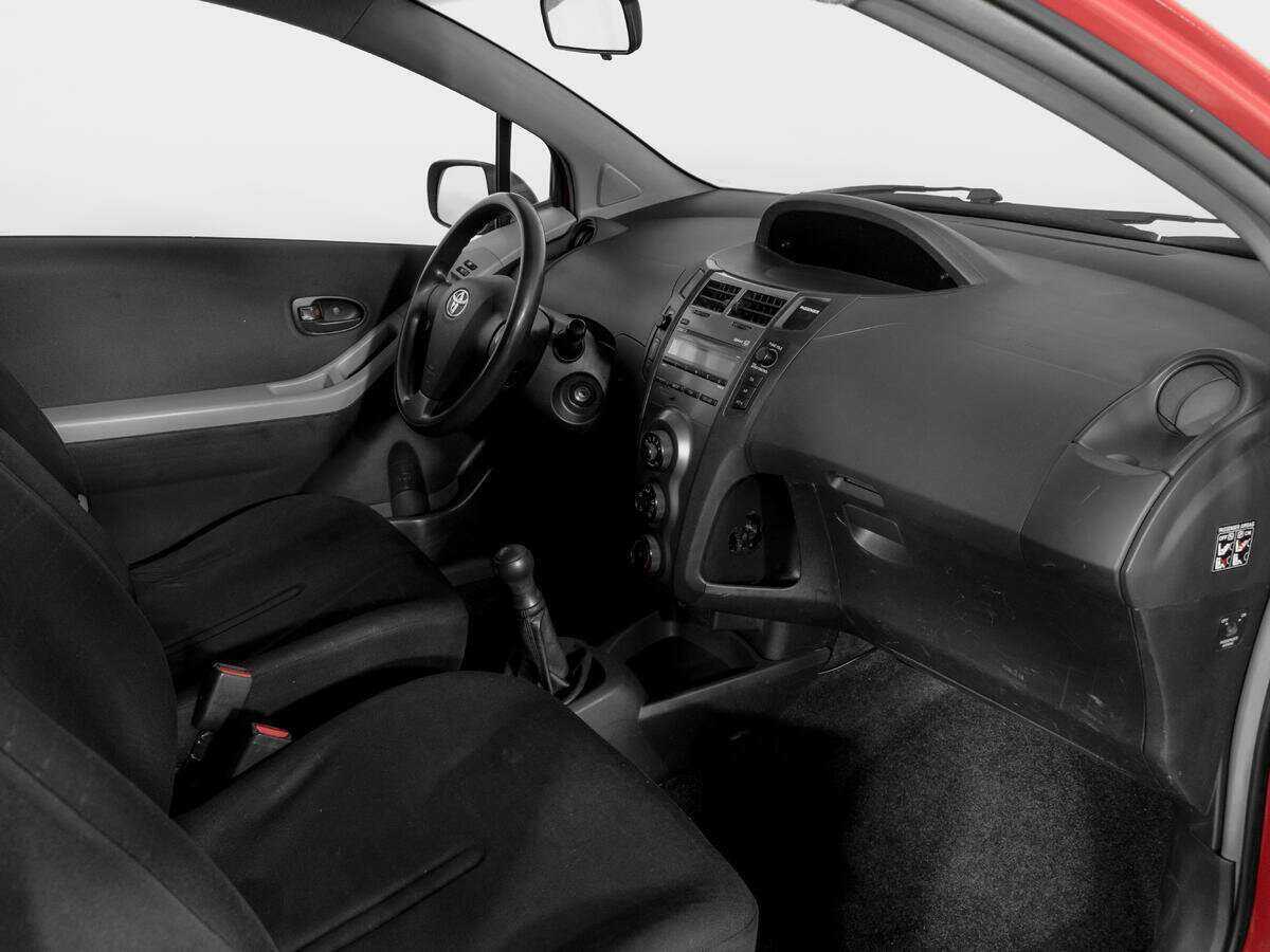 Toyota Yaris 2010 года с пробегом. Фото: #8