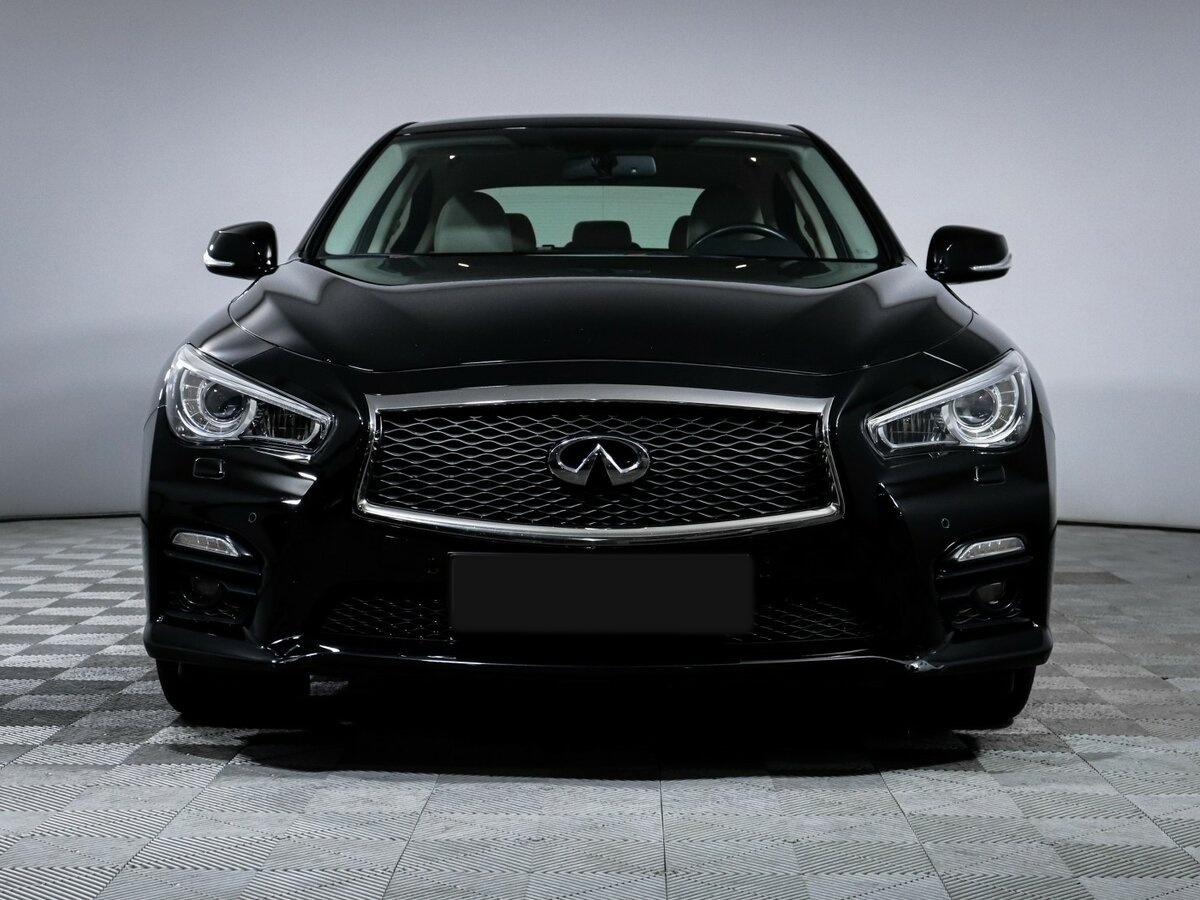 Infiniti Q50 2014 года с пробегом. Фото: #1