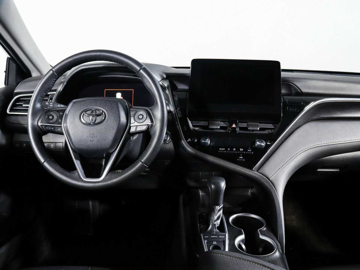 Toyota Camry 2023 года с пробегом. Фото: #11