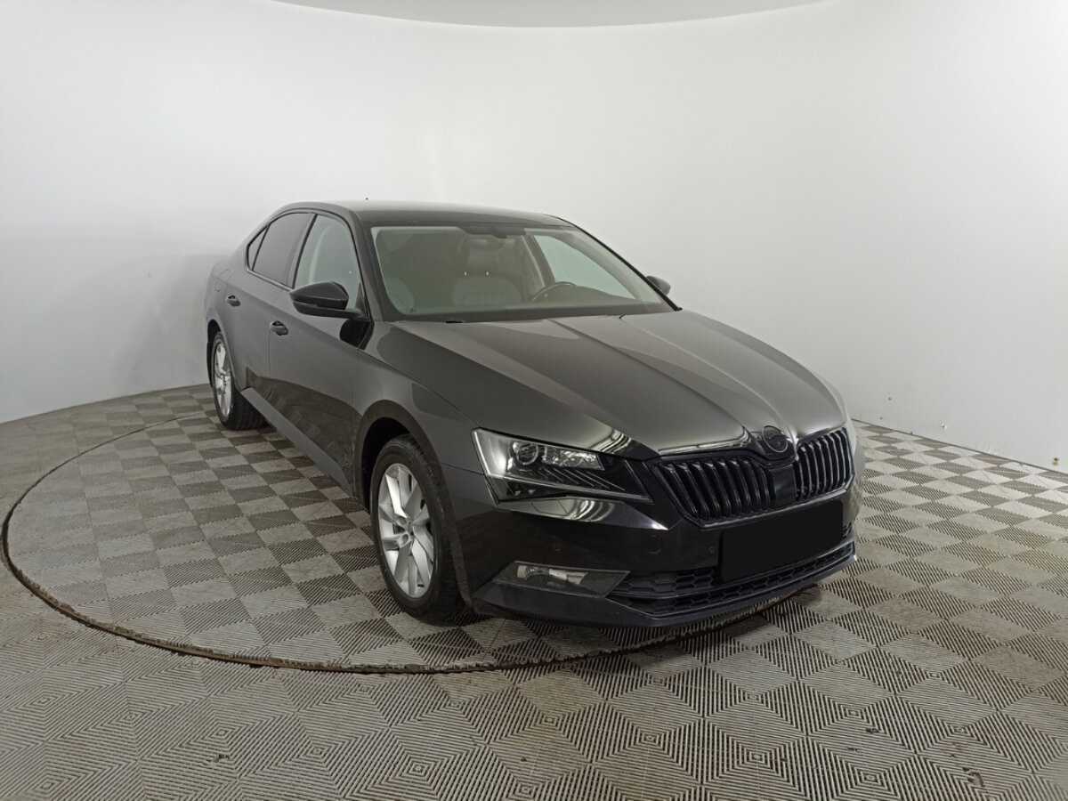 Skoda Superb 2018 года с пробегом. Фото: #2