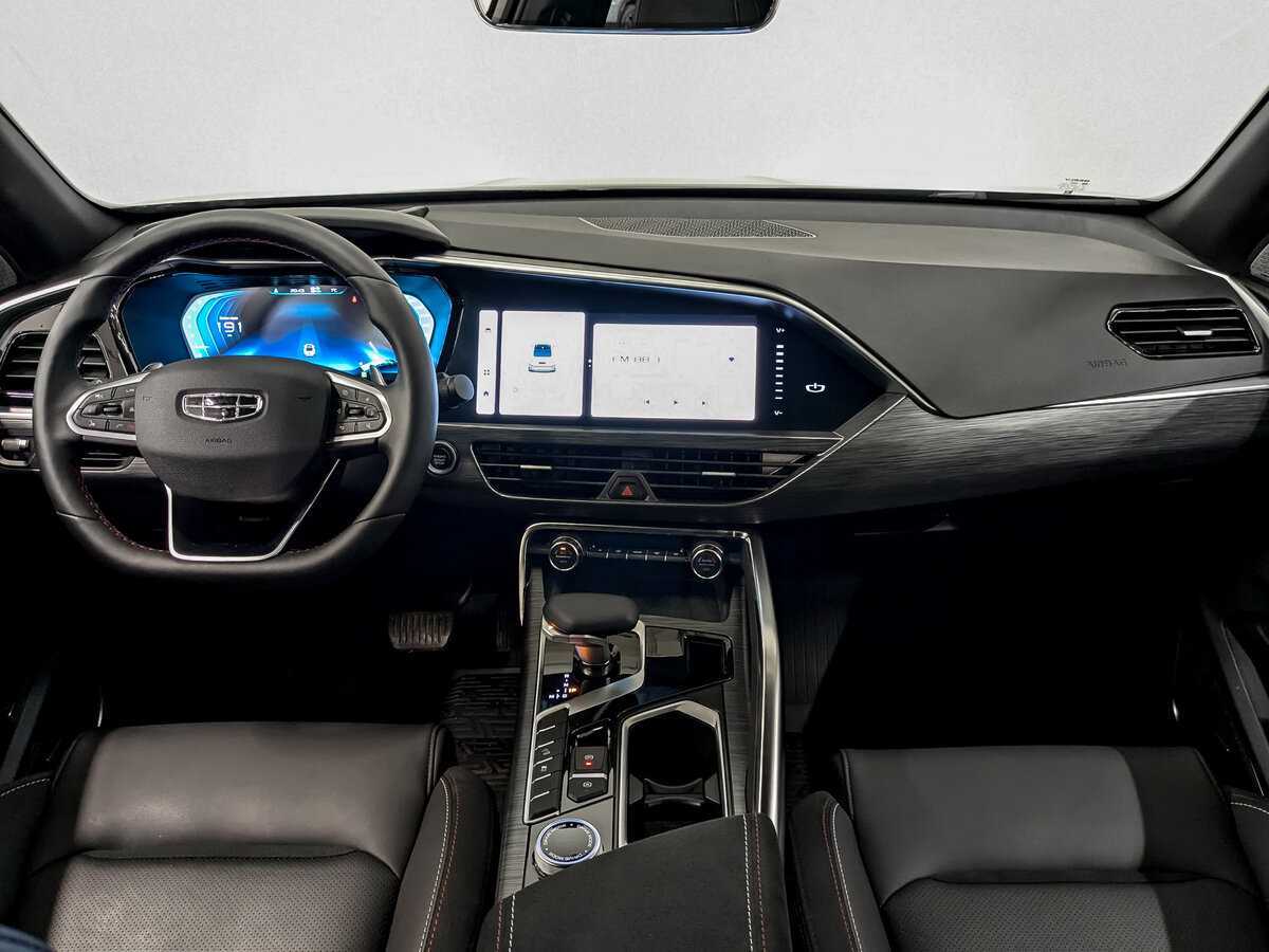 Geely Tugella 2024 года с пробегом. Фото: #13