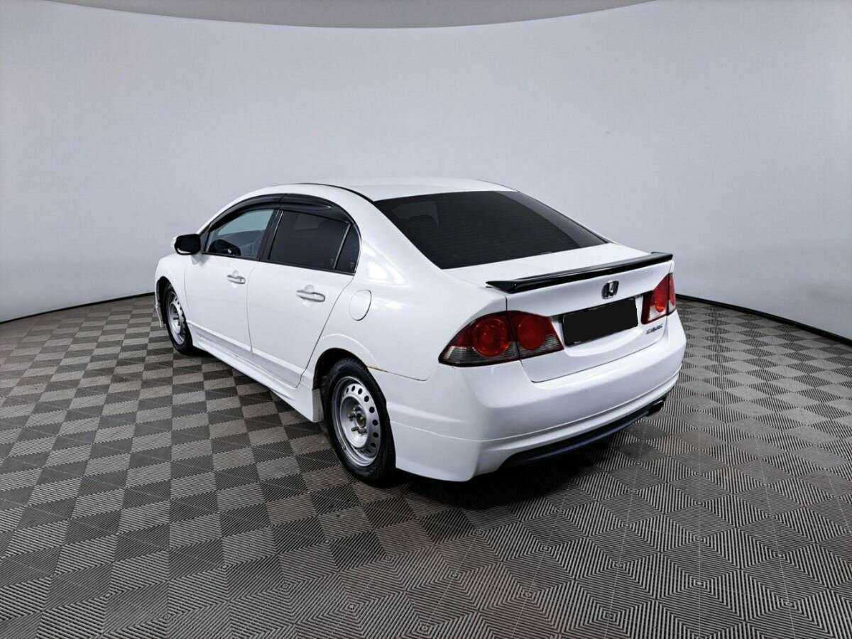 Honda Civic 2007 года с пробегом. Фото: #6