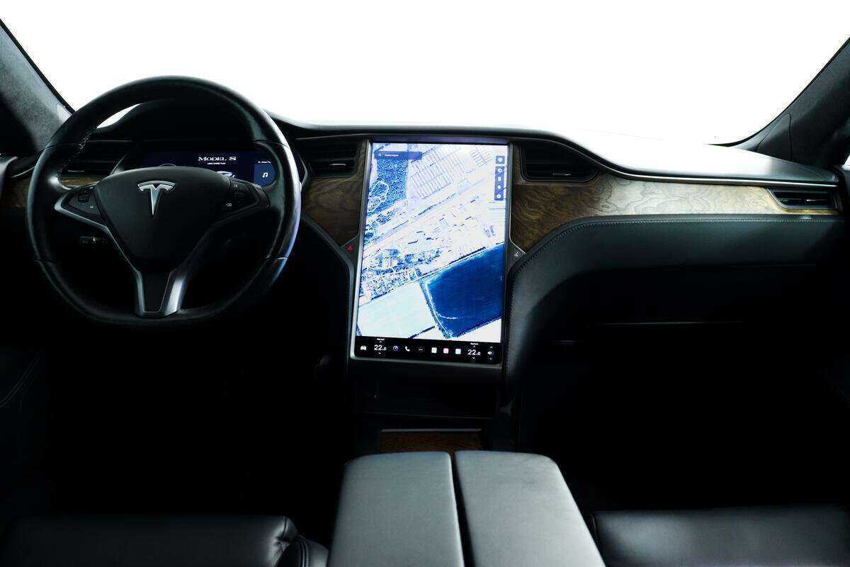 Tesla Model S 2020 года с пробегом. Фото: #10