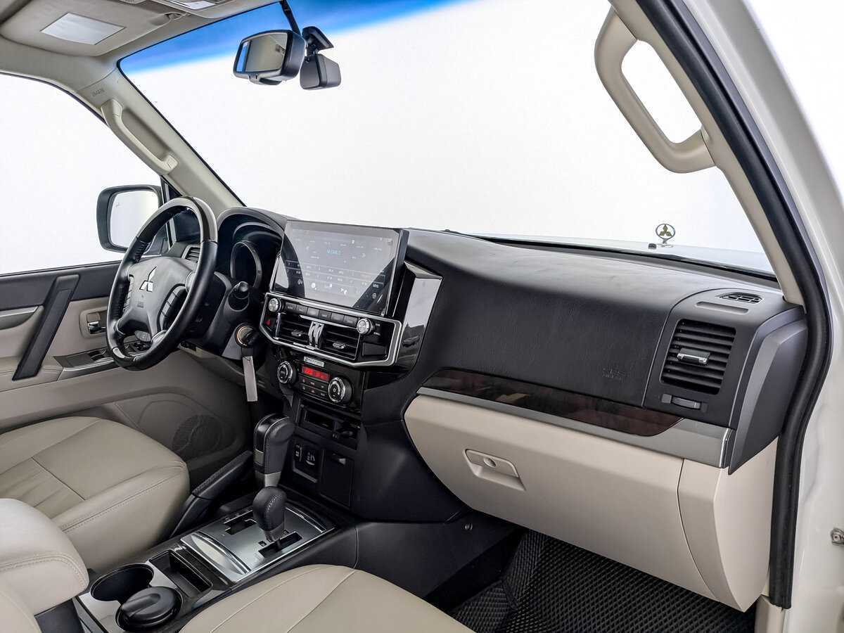 Mitsubishi Pajero 2019 года с пробегом. Фото: #10