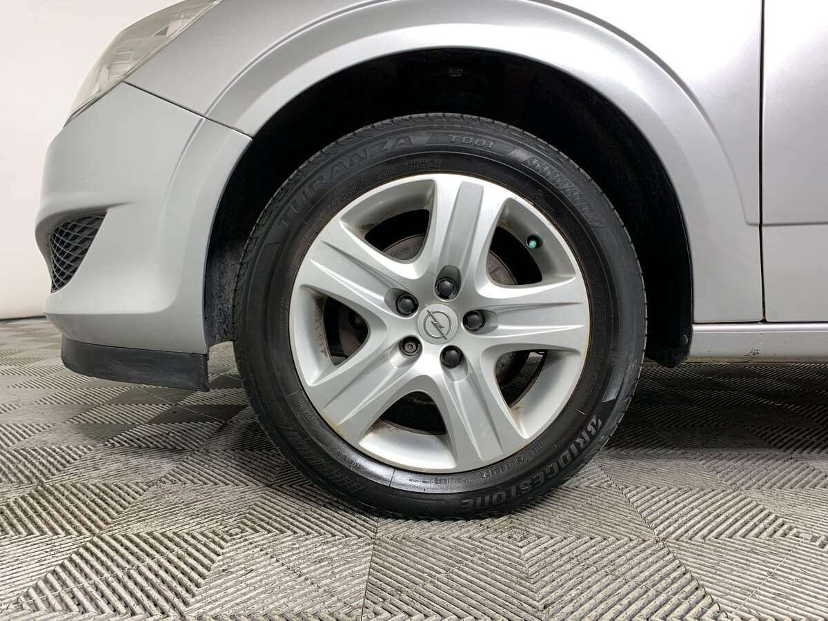 Opel Astra 2010 года с пробегом. Фото: #8