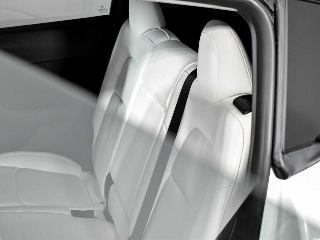 Tesla Model Y 2022 года с пробегом. Фото: #7