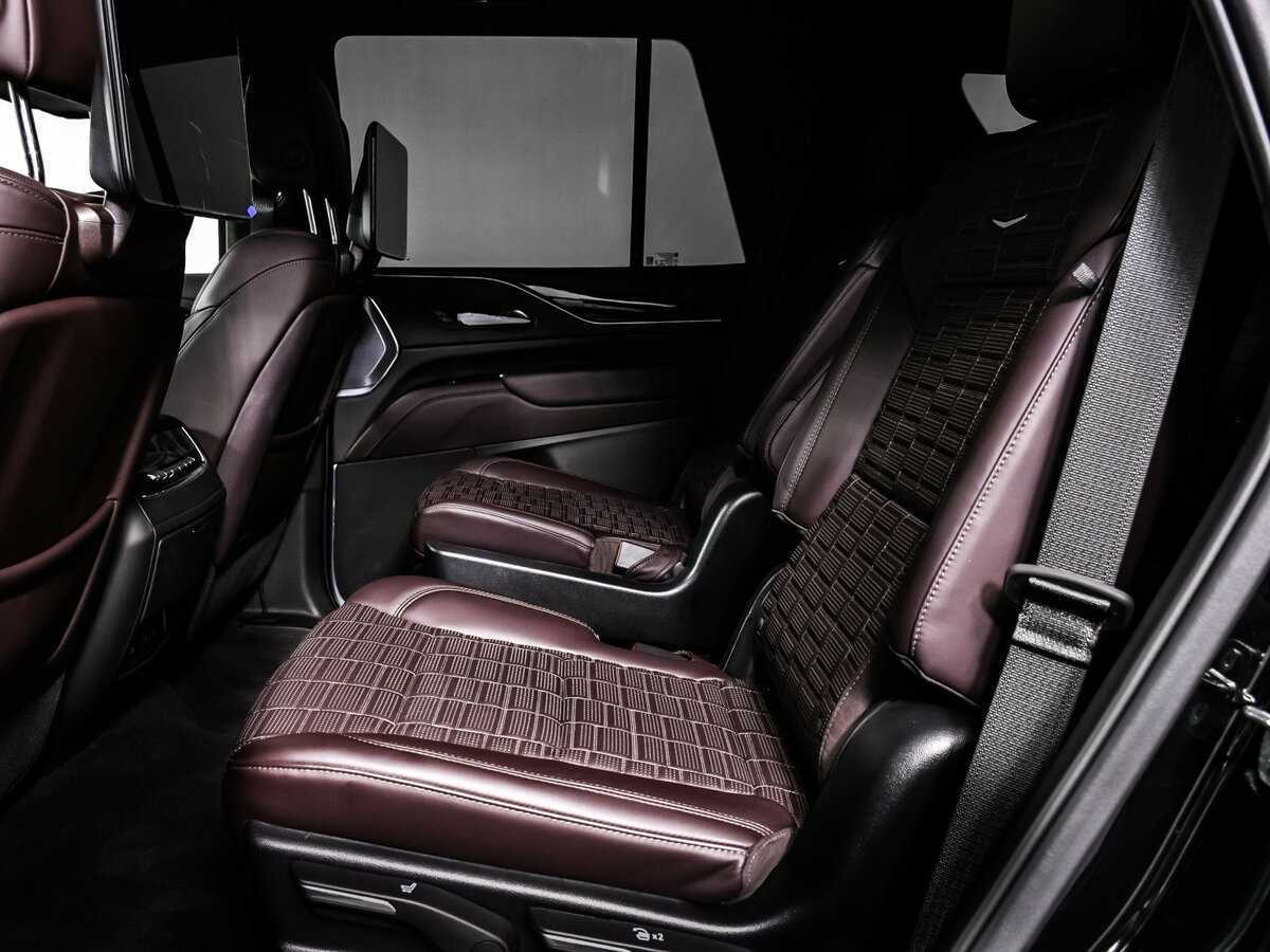 Cadillac Escalade-V 2022 года с пробегом. Фото: #13