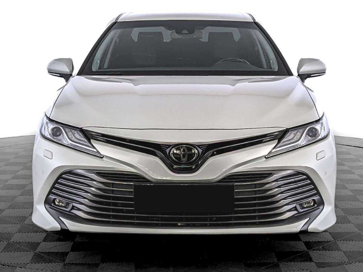 Toyota Camry 2021 года с пробегом. Фото: #1