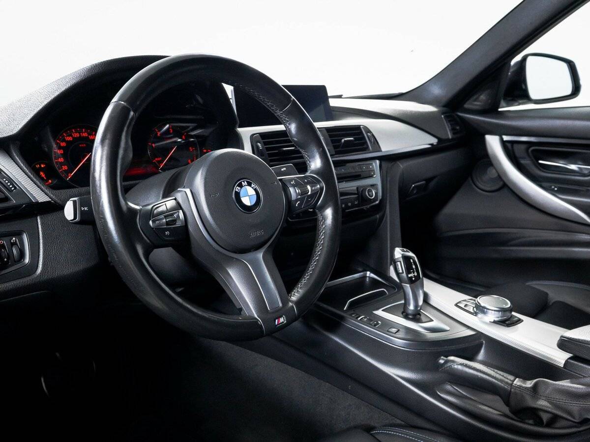 BMW 3 серии 2018 года с пробегом. Фото: #12