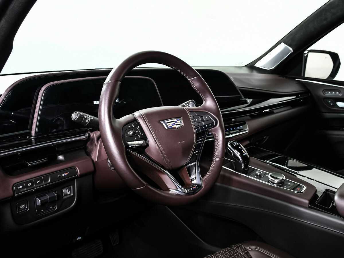 Cadillac Escalade-V 2022 года с пробегом. Фото: #12