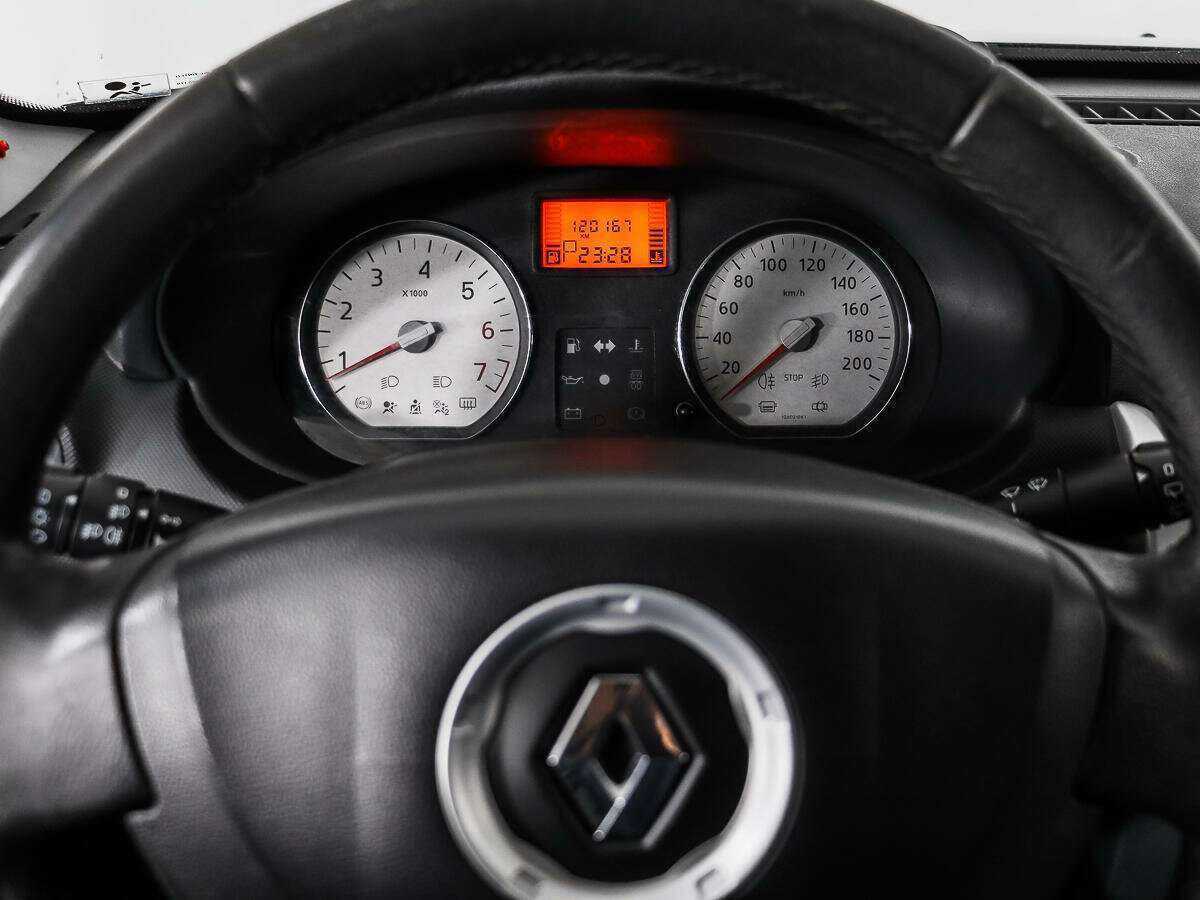 Renault Sandero 2011 года с пробегом. Фото: #14