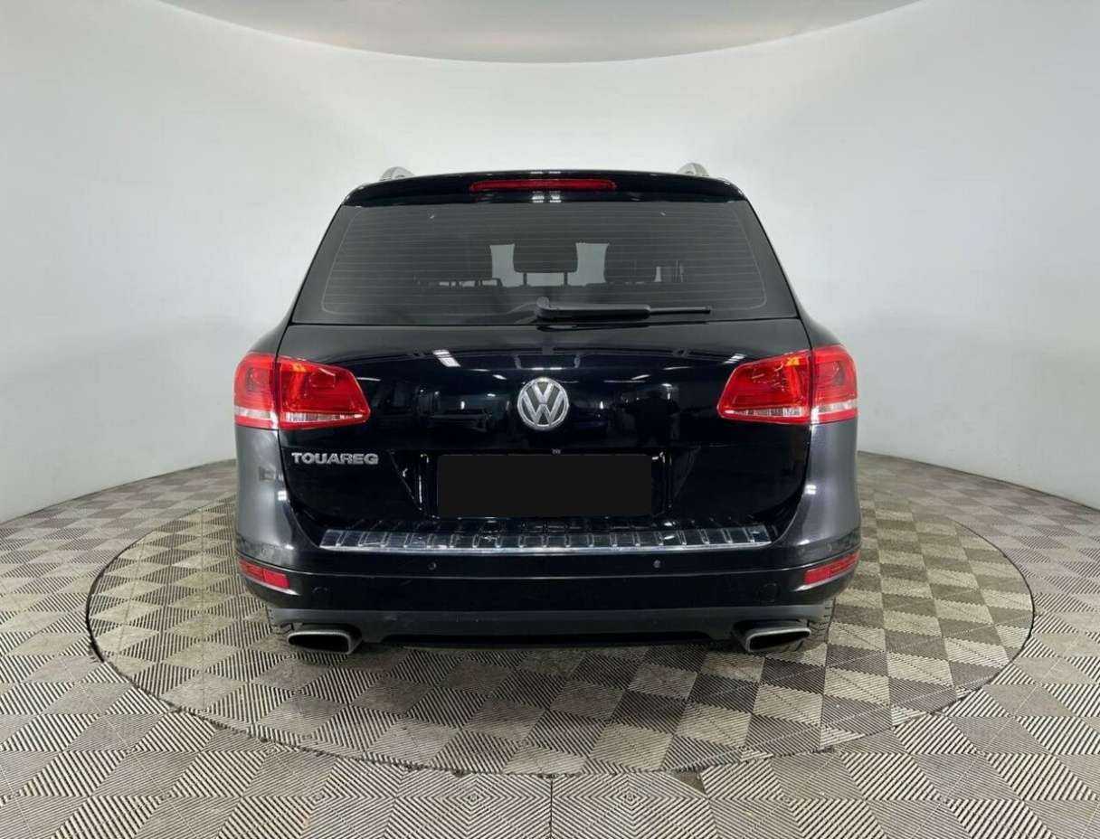 Volkswagen Touareg 2012 года с пробегом. Фото: #2