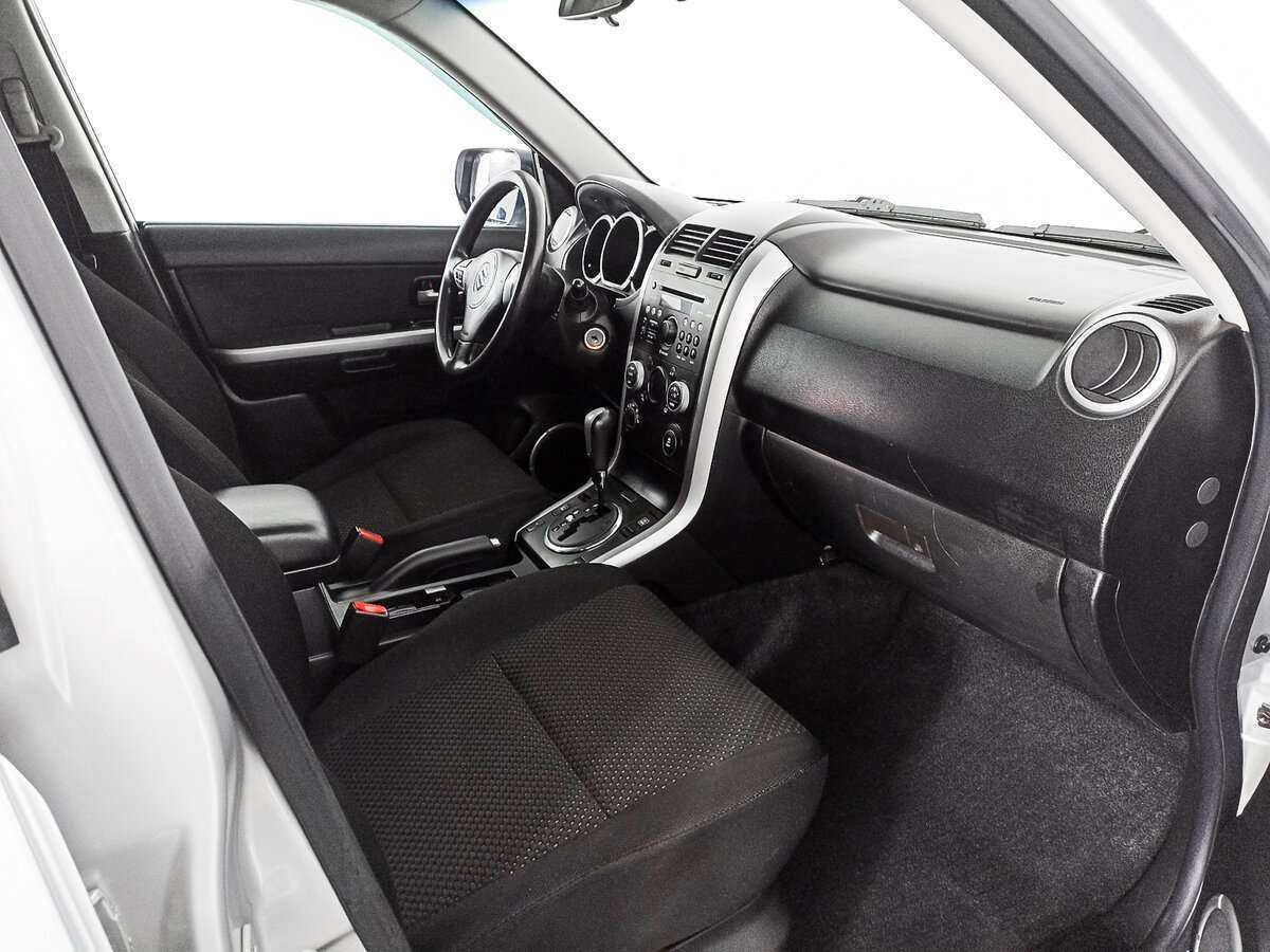Suzuki Grand Vitara 2011 года с пробегом. Фото: #6